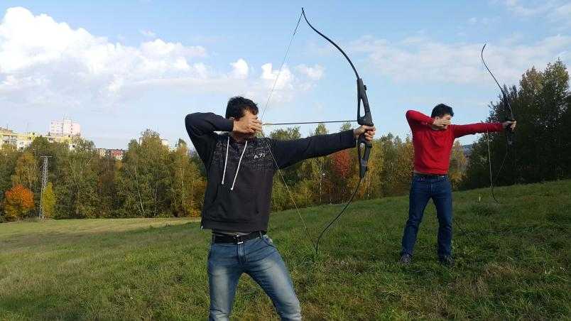 Střílení z luku do terče,...