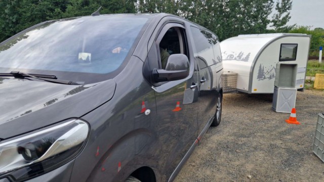 Couvání s přívěsem na zrcátka