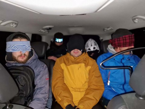 Noční hra, vysazení na...